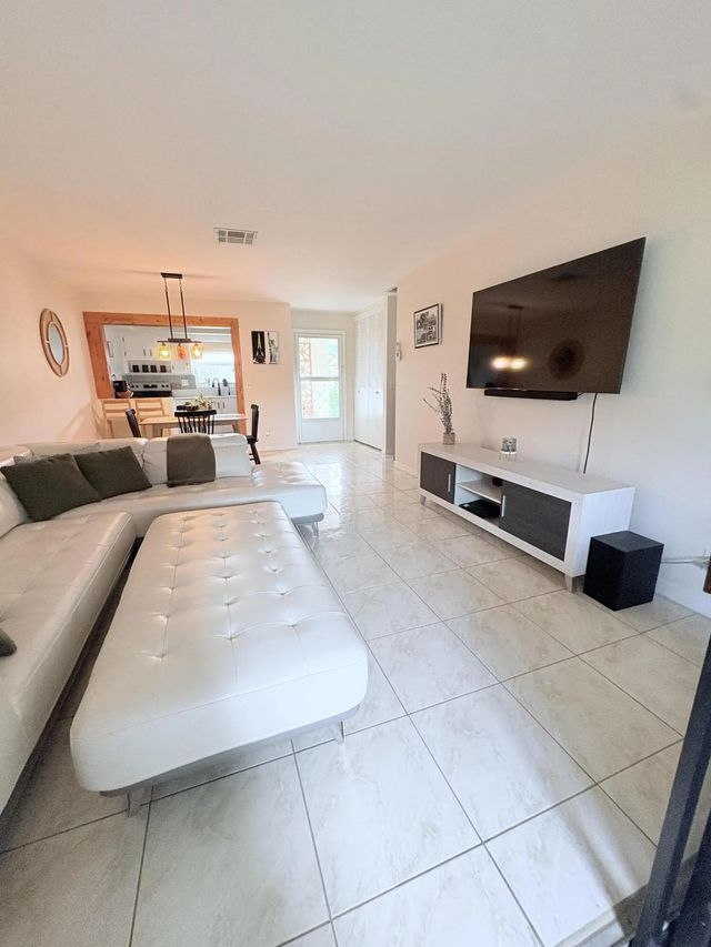 4 of 19 - 2966 Crosley Drive E #d, West Palm Beach, FL