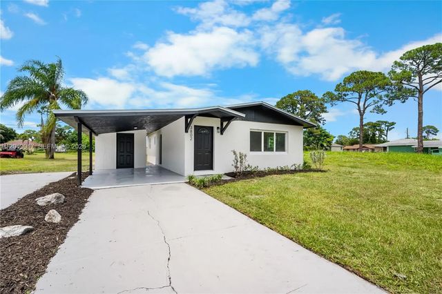 2 of 18 - 3802 Avenue N, Fort Pierce, FL