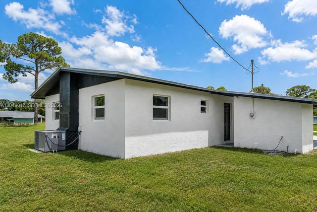 4 of 18 - 3802 Avenue N, Fort Pierce, FL