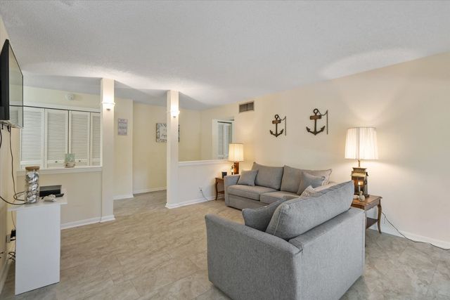 5 of 20 - 150 Pineview Road #k3, Jupiter, FL