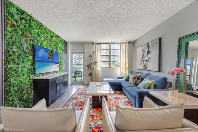 N/A, Sunny Isles Beach