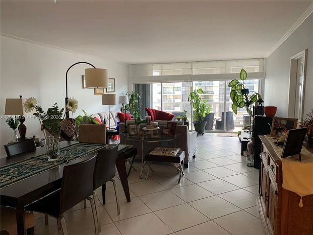 3 of 36 - 5700 Collins Avenue #12n, Miami Beach, FL