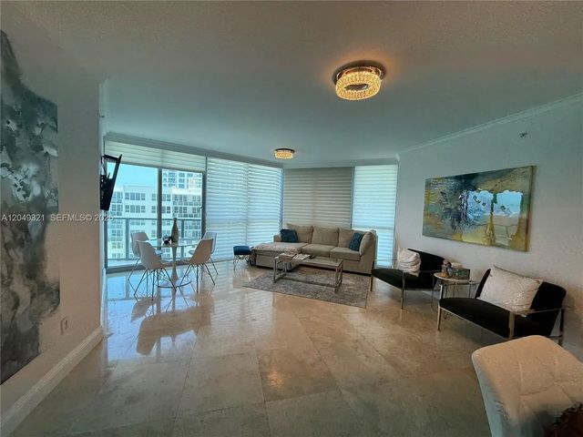 4 of 27 - 3101 S Ocean Drive #1406, Hollywood, FL