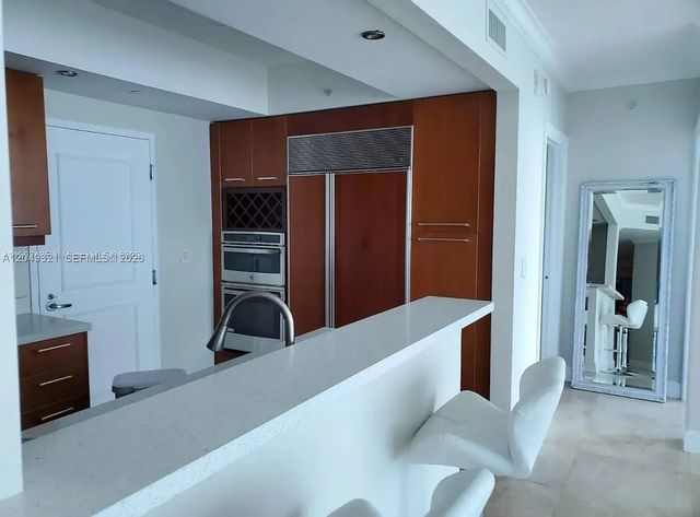 5 of 27 - 3101 S Ocean Drive #1406, Hollywood, FL