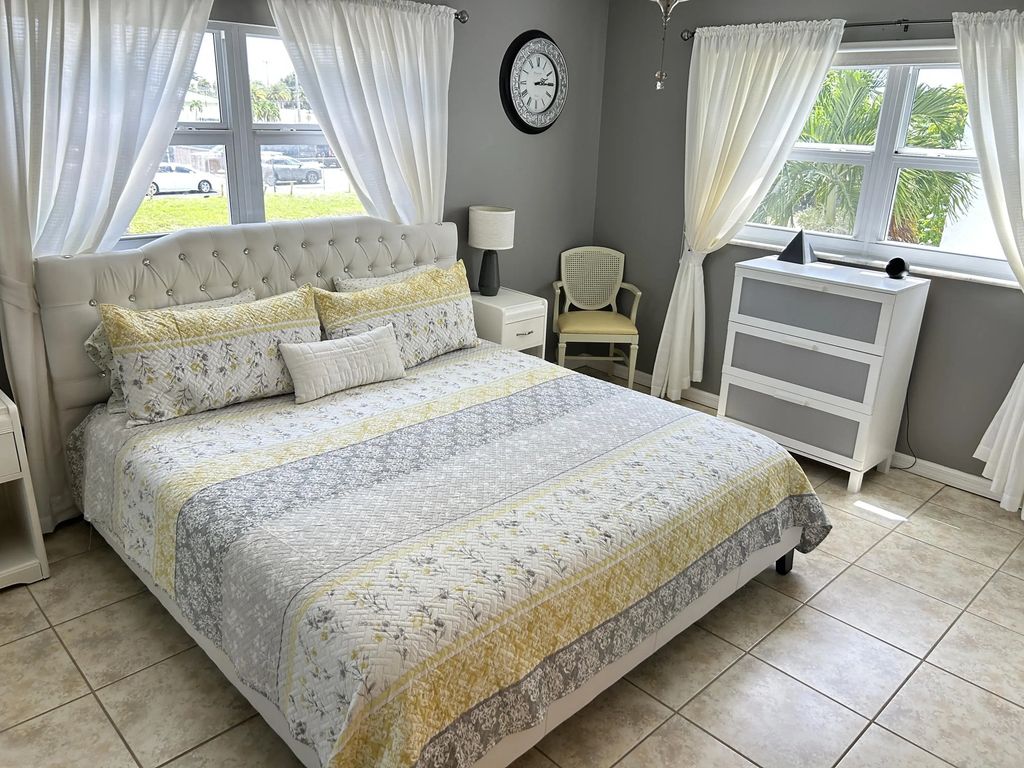 4880 Nw 22nd Street #214, Lauderhill