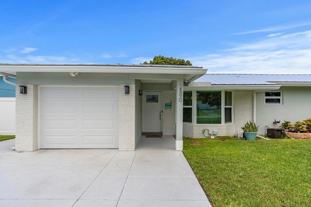 2 of 39 - 2890 Se 1st Court, Boynton Beach, FL