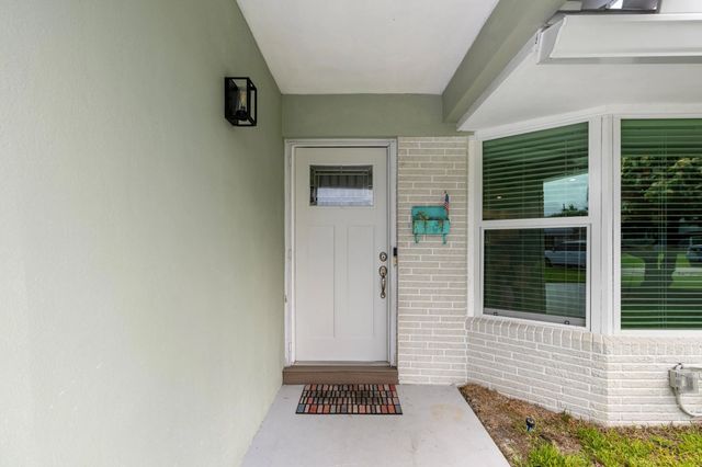 4 of 39 - 2890 Se 1st Court, Boynton Beach, FL