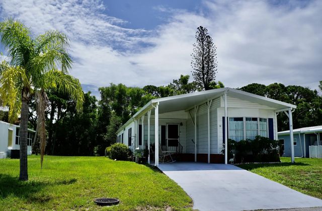 2 of 36 - 112 W Caribbean, Port St. Lucie, FL