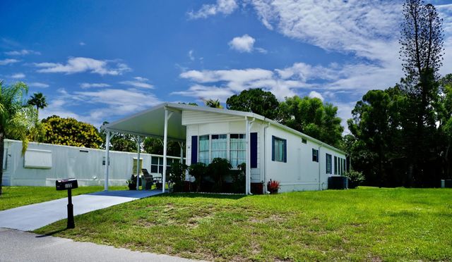 3 of 36 - 112 W Caribbean, Port St. Lucie, FL