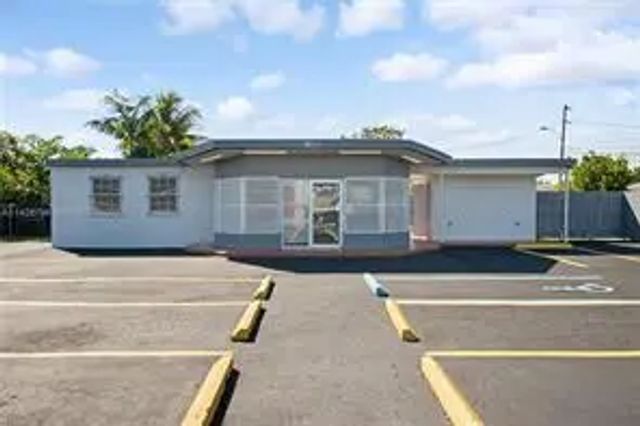 2 of 5 - 820 Foster Road, Hallandale Beach, FL