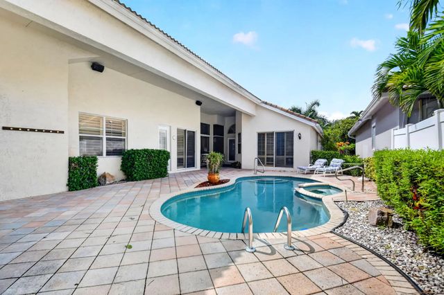 5 of 110 - 10694 Greenbriar Villa Drive, Lake Worth, FL