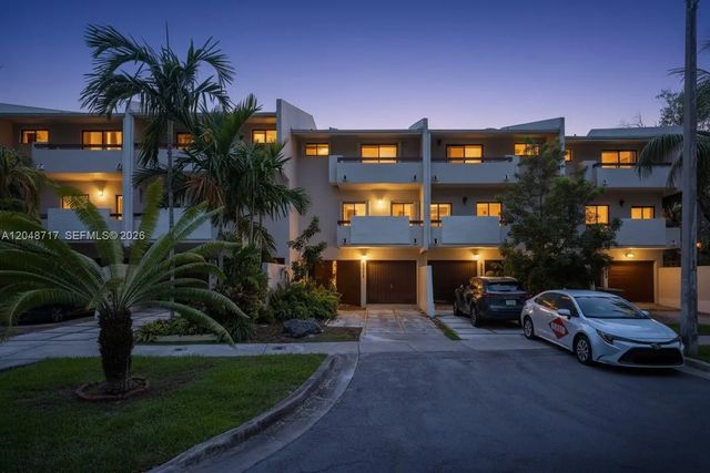 2525 Ne 135th Street, North Miami