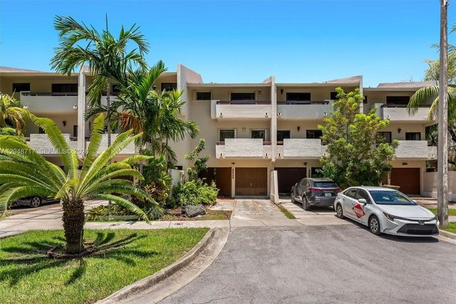 2 of 43 - 2525 Ne 135th Street, North Miami, FL