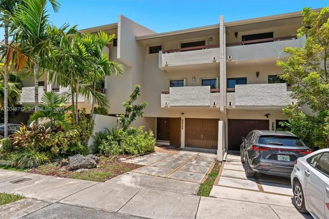 3 of 43 - 2525 Ne 135th Street, North Miami, FL