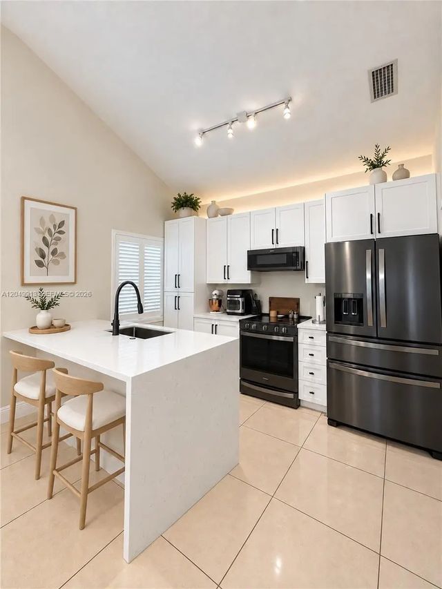 3 of 24 - 15241 Nw 89th Avenue, Miami Lakes, FL