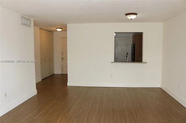 3 of 23 - 9611 Sw 77th Avenue #306a, Miami, FL
