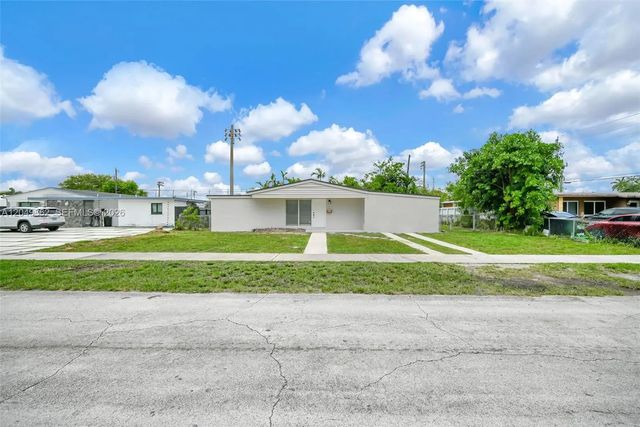 1380 W 60th Terrace, Hialeah