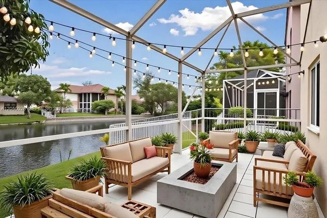 9847 Fairway Cove Lane, Plantation