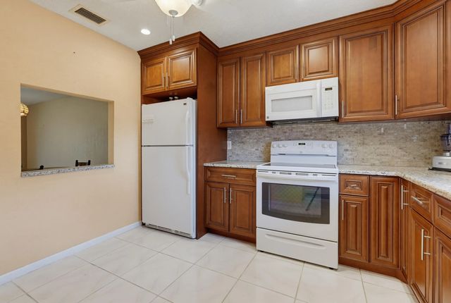 4 of 55 - 676 Laconia Circle #b, Lake Worth, FL