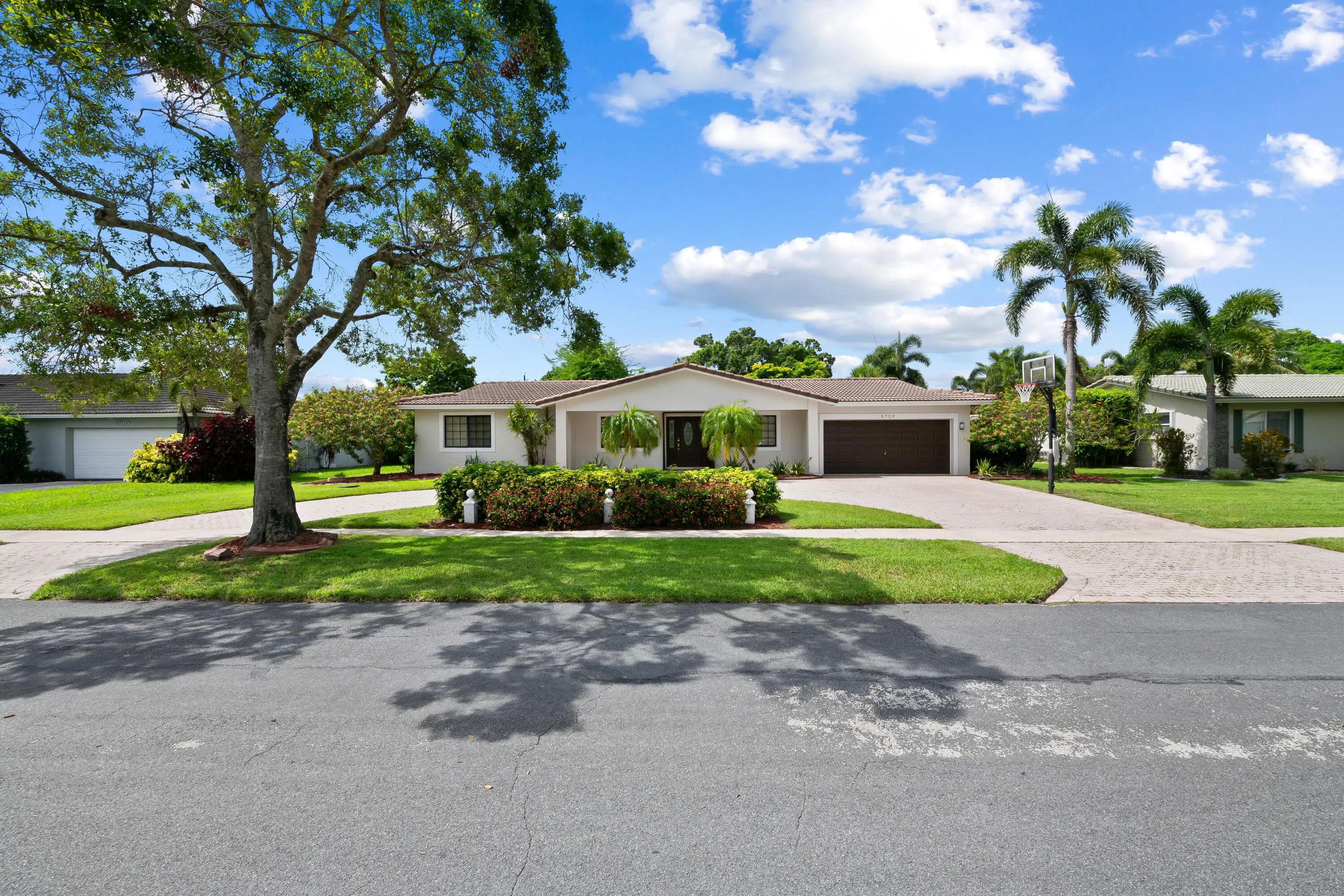 5720 Sw 7th Street, Plantation