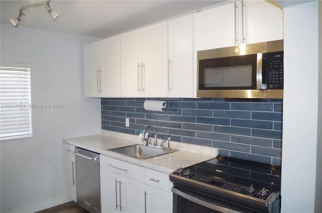 4 of 27 - 5465 N Andrews Avenue, Oakland Park, FL