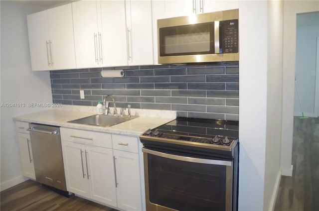 5 of 27 - 5465 N Andrews Avenue, Oakland Park, FL