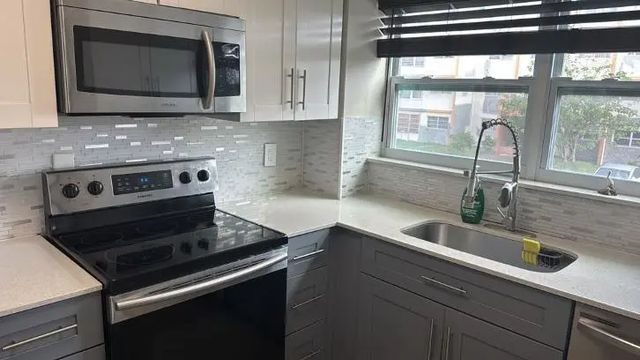 2251 Nw 41st Avenue #210, Lauderhill