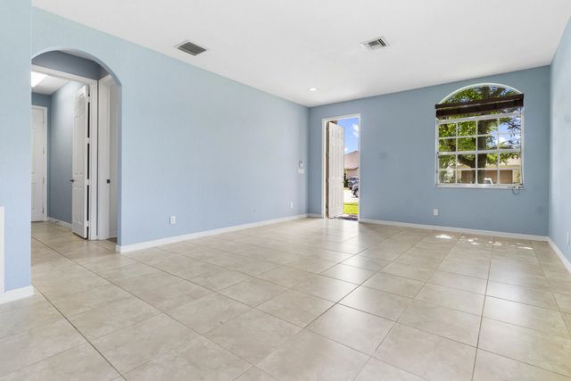 4 of 32 - 9907 E Verona Circle, Vero Beach, FL