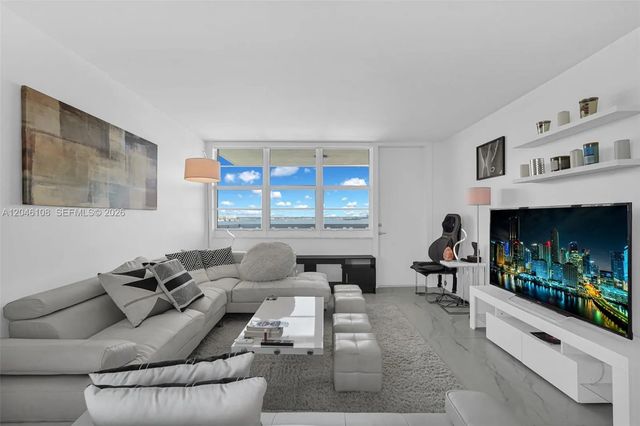 4 of 32 - 2016 Bay Drive #808, Miami Beach, FL