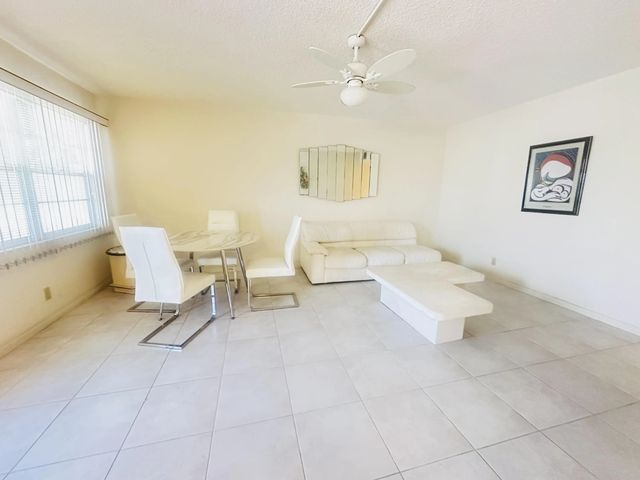 2 of 59 - 2017 Farnham N, Deerfield Beach, FL