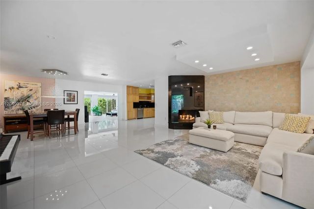 5 of 45 - 11530 Ne 22nd Drive, North Miami, FL