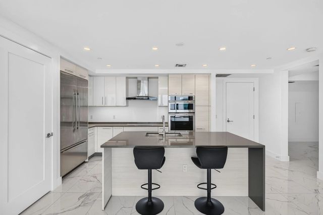 4 of 43 - 100 E Las Olas Boulevard #1902, Fort Lauderdale, FL