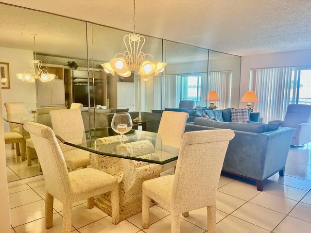 5 of 28 - 4090 Tivoli Court #301, Lake Worth, FL