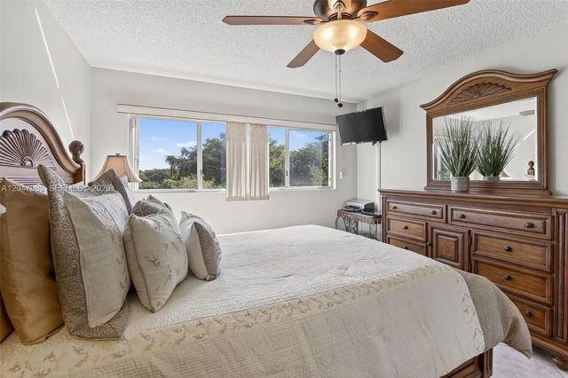 5 of 38 - 1651 Sw 127th Avenue #305a, Pembroke Pines, FL