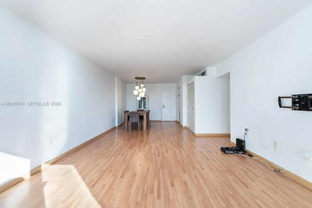 5 of 14 - 800 West Avenue #631, Miami Beach, FL