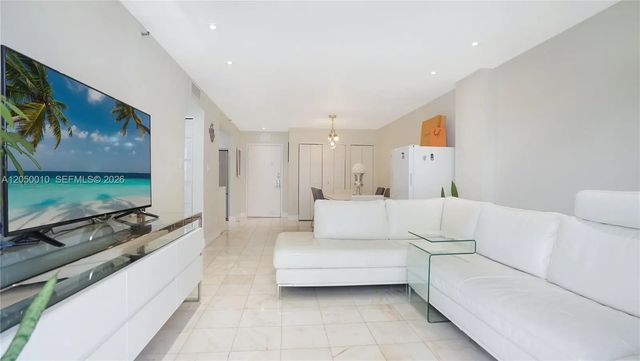 2 of 16 - 4301 Collins Avenue #403, Miami Beach, FL