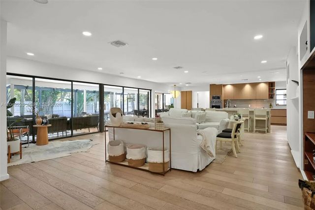 5 of 52 - 5801 Sw 37th Terrace, Dania Beach, FL