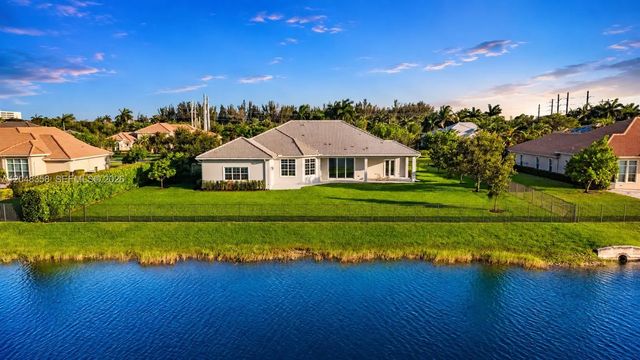4 of 61 - 5301 S Sterling Ranch Circle, Davie, FL