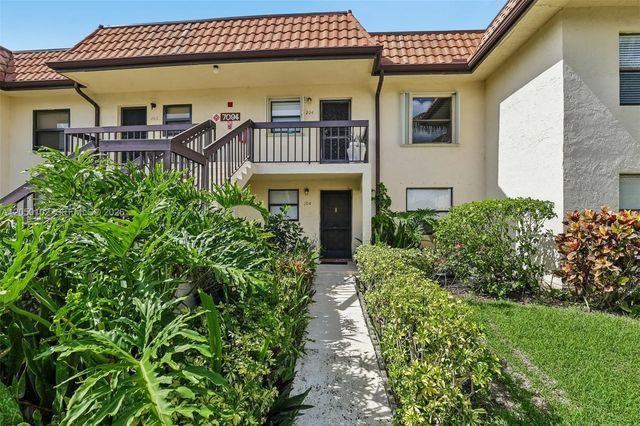 7094 Golf Colony Court #104, Lake Worth