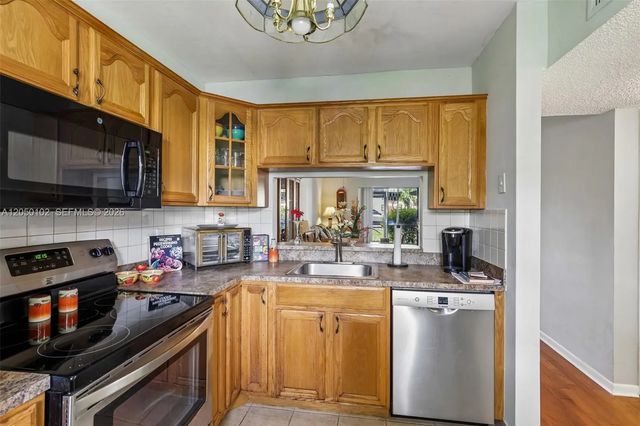 2 of 22 - 7094 Golf Colony Court #104, Lake Worth, FL