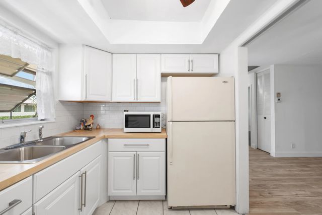 4 of 17 - 2915 Crosley Drive W #g, West Palm Beach, FL
