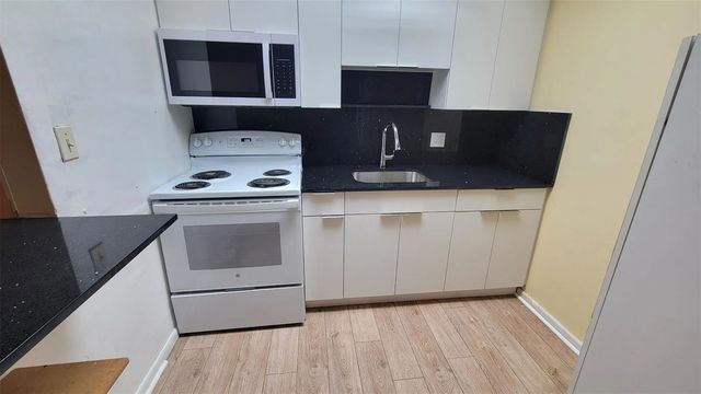 151 Sw 135th Terrace #203t, Pembroke Pines