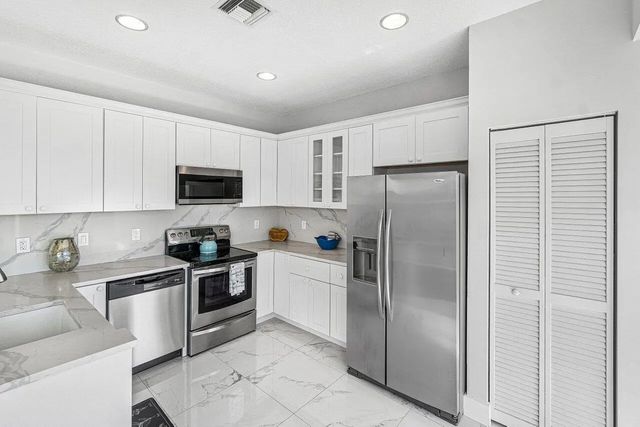 5 of 19 - 7835 Springfield Lake Drive, Lake Worth, FL