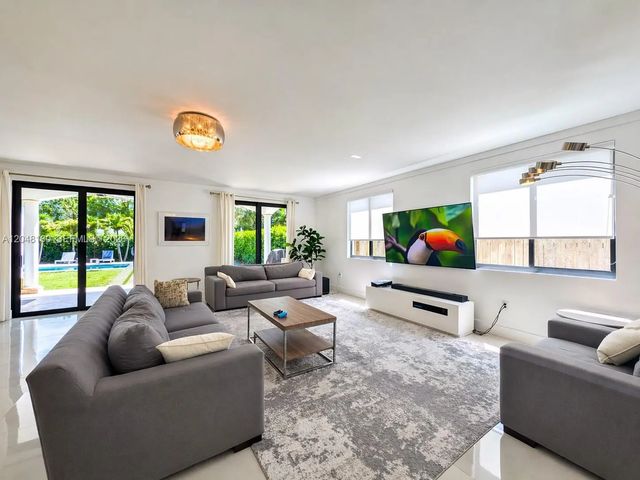 5 of 39 - 471 Sw 30th Road, Miami, FL