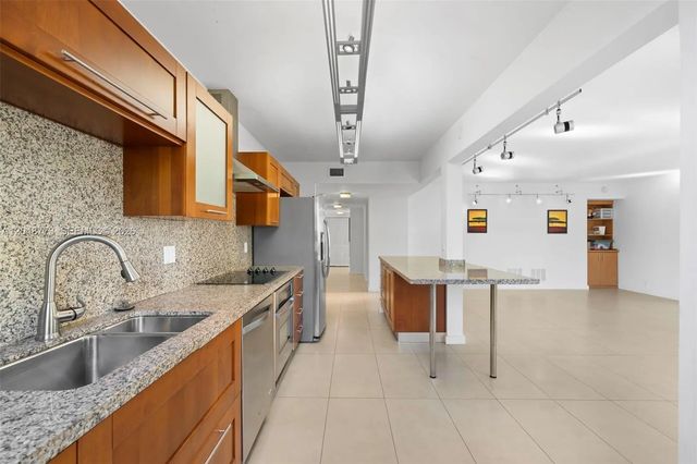 3 of 38 - 181 Crandon Boulevard #301, Key Biscayne, FL