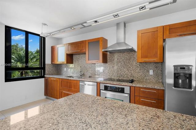 4 of 38 - 181 Crandon Boulevard #301, Key Biscayne, FL