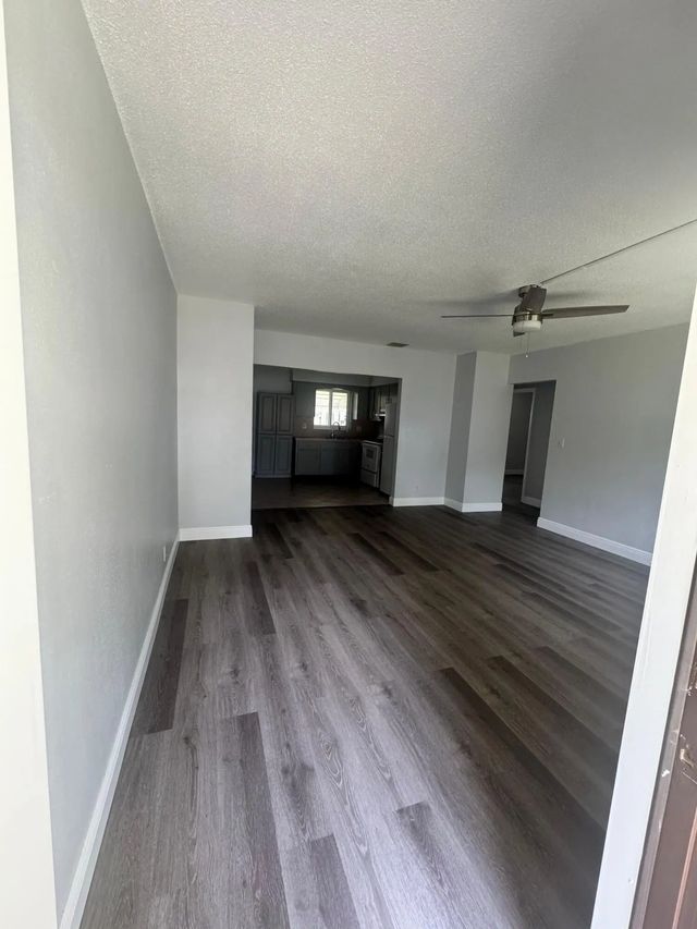 2 of 5 - 4941 Sw 27th Avenue #1-2, Dania Beach, FL