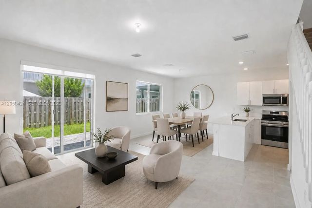 4 of 65 - 715 Se 15th Street #., Homestead, FL