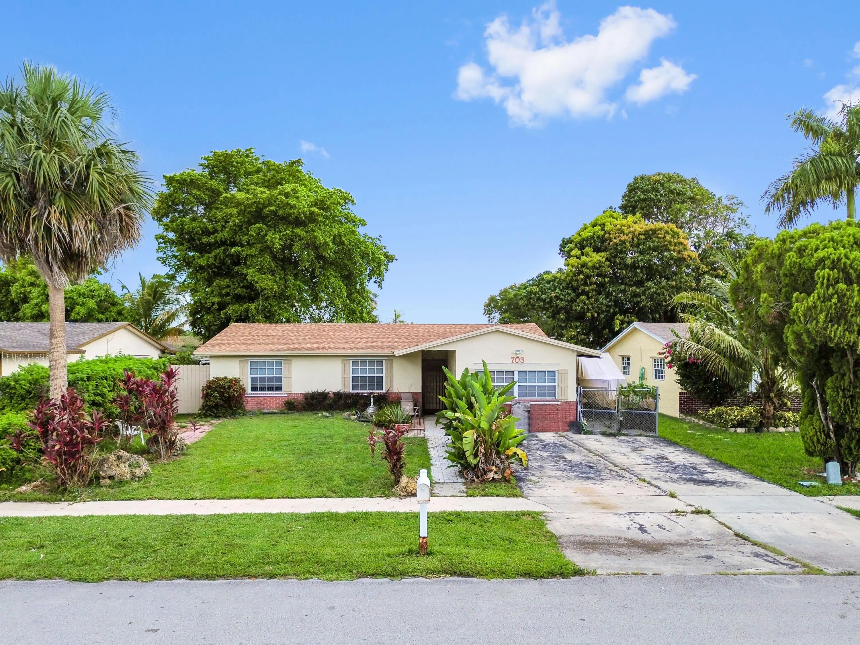 703 Sw 76th Avenue, North Lauderdale