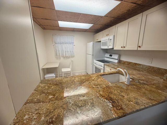 3 of 23 - 2601 Ne 3rd Court #202, Boynton Beach, FL